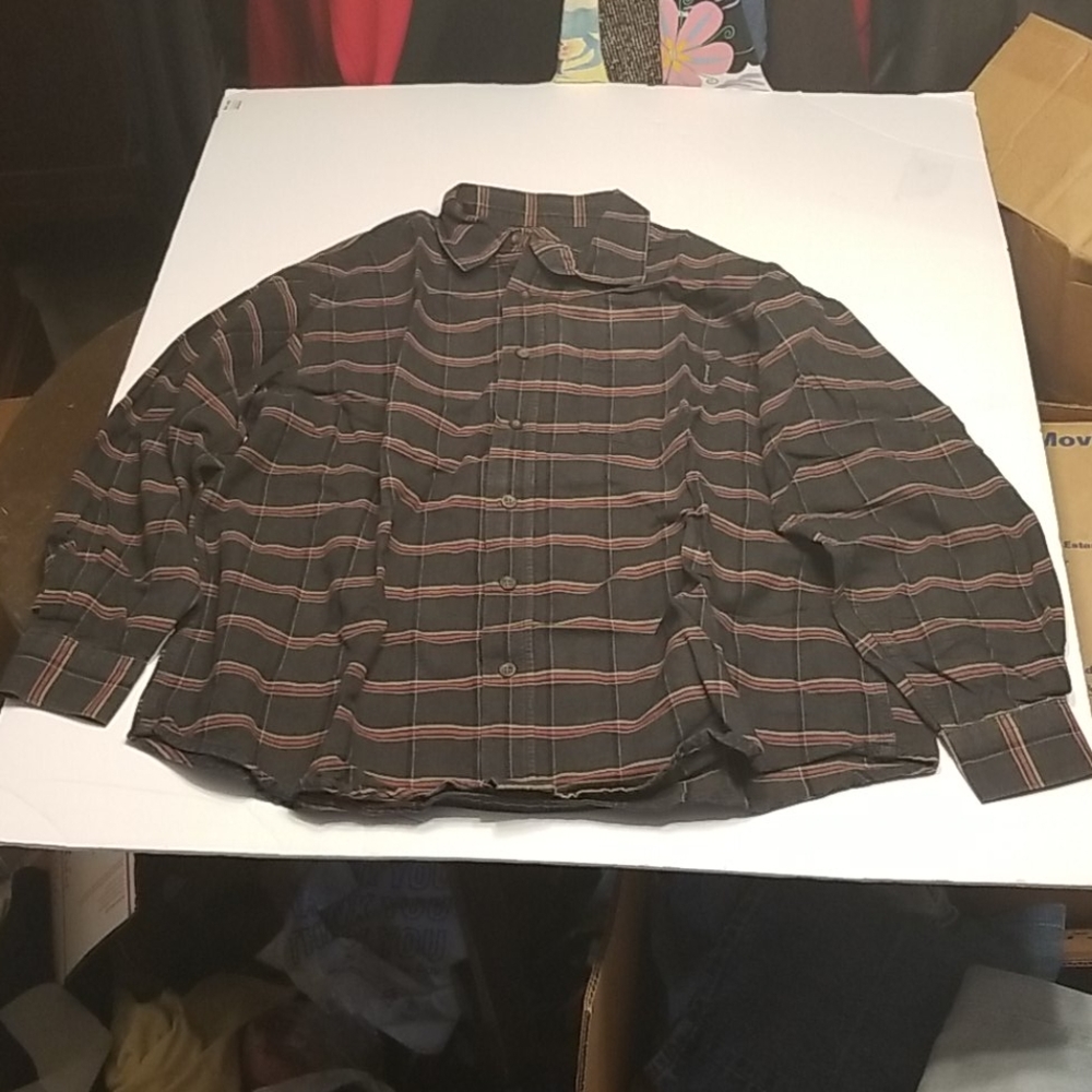 Woolrich 100% cotton size XL long sleeve shirt.